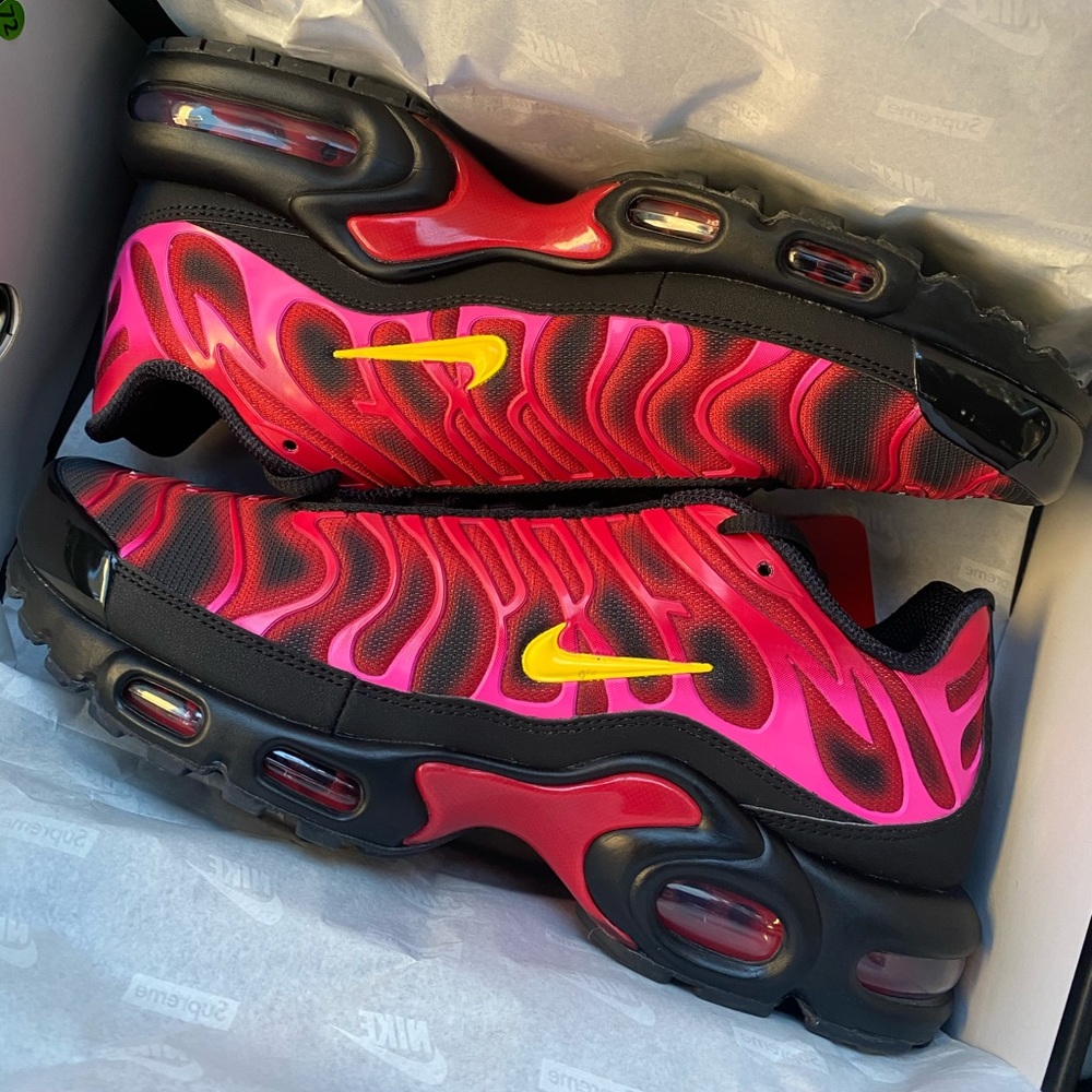 TN supreme airmax size 8.5 brand new